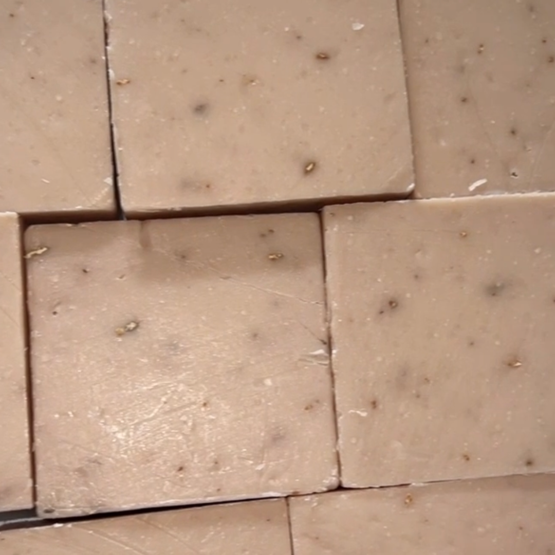 Honey + Oatmeal milk bar soap face\full body usage